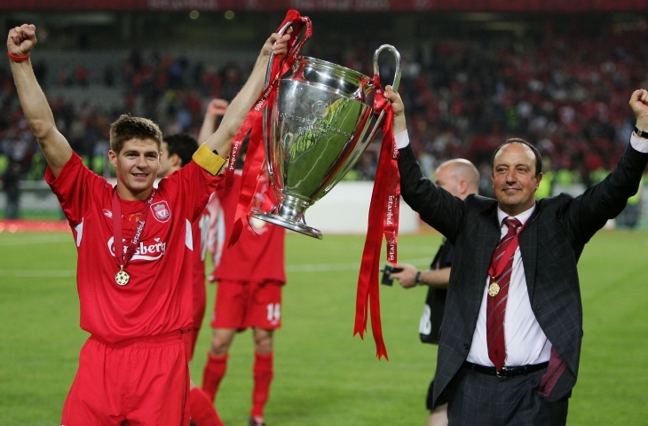 Steven Gerrard dan Rafael Benitez/Twitter