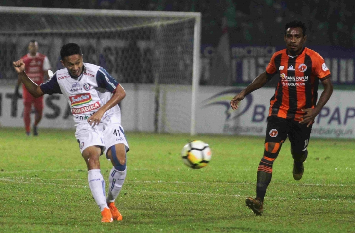 Perseru Serui vs Arema FC/Antara