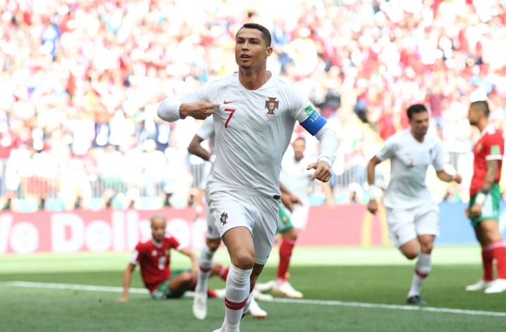 Ronaldo semaki menunjukkan ketajamannya. Terbukti laga melawan Maroko ia berhasil melesatkan satu gol, dan menempatkannya sebagai daftar top skor Piala Dunia 2018.