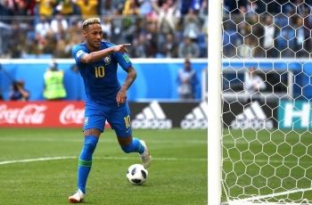 Gol Neymar Buat Saudari Kandungnya Dislokasi Bahu