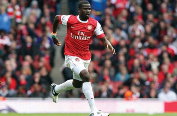 Emmanuel Eboue. (Sumber: Arsenal.com).