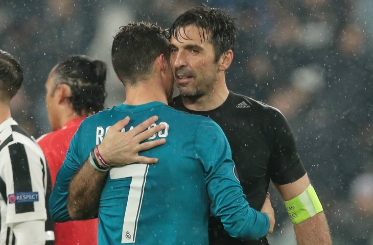 Gianluigi Buffon dan Cristiano Ronaldo (Sumber: Twitter)