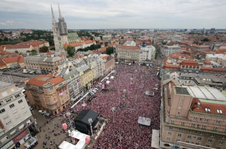 Lautan manusia di jantung Kota Zagreb, Kroasia/Twitter.com/iDikic2