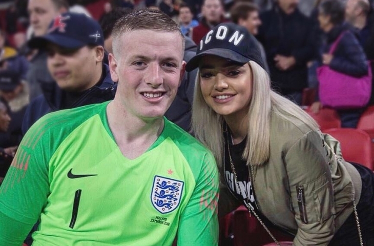 Jordan Pickford dan kekasihnya Megan Davison (Sumber: Instagram)