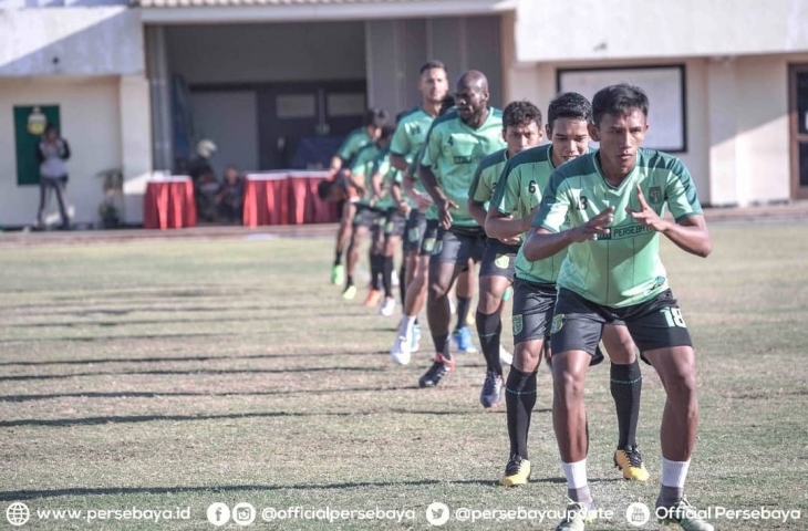 Skuat Persebaya saat latihan