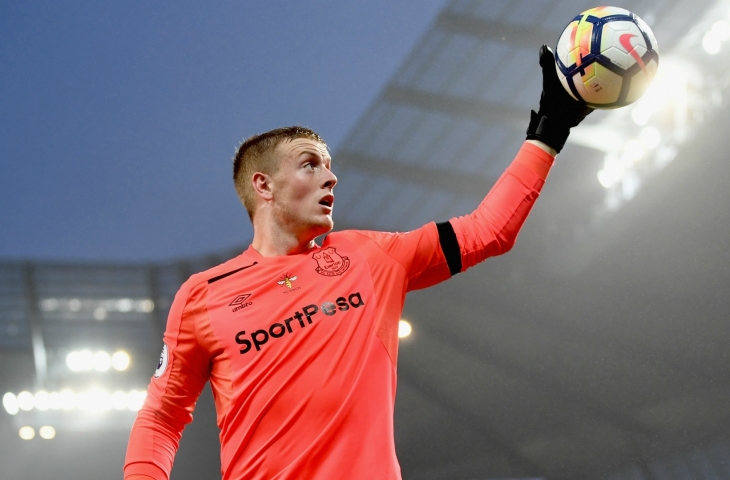 Jordan Pickford saat membela Everton (Sumber: Stadium Astro)