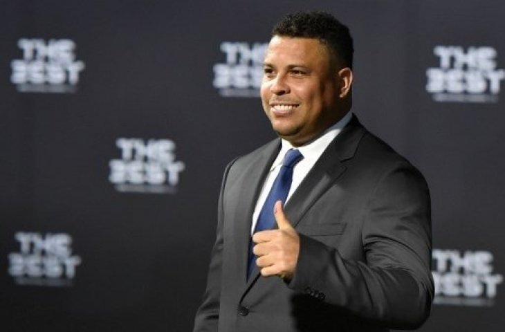 Ronaldo Nazario berpose saat ia tiba untuk upacara Penghargaan Sepakbola FIFA Terbaik di Zurich pada 9 januari 2017. (Michel Buholzer/AFP).