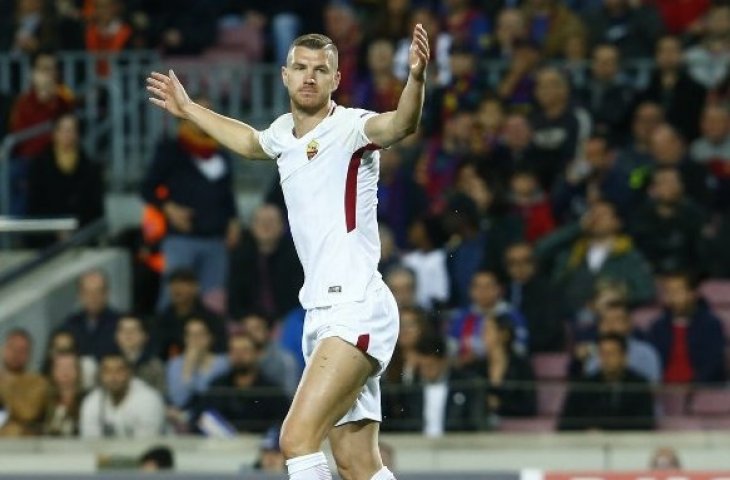 Edin Dzeko. (Pau Barrena/AFP).