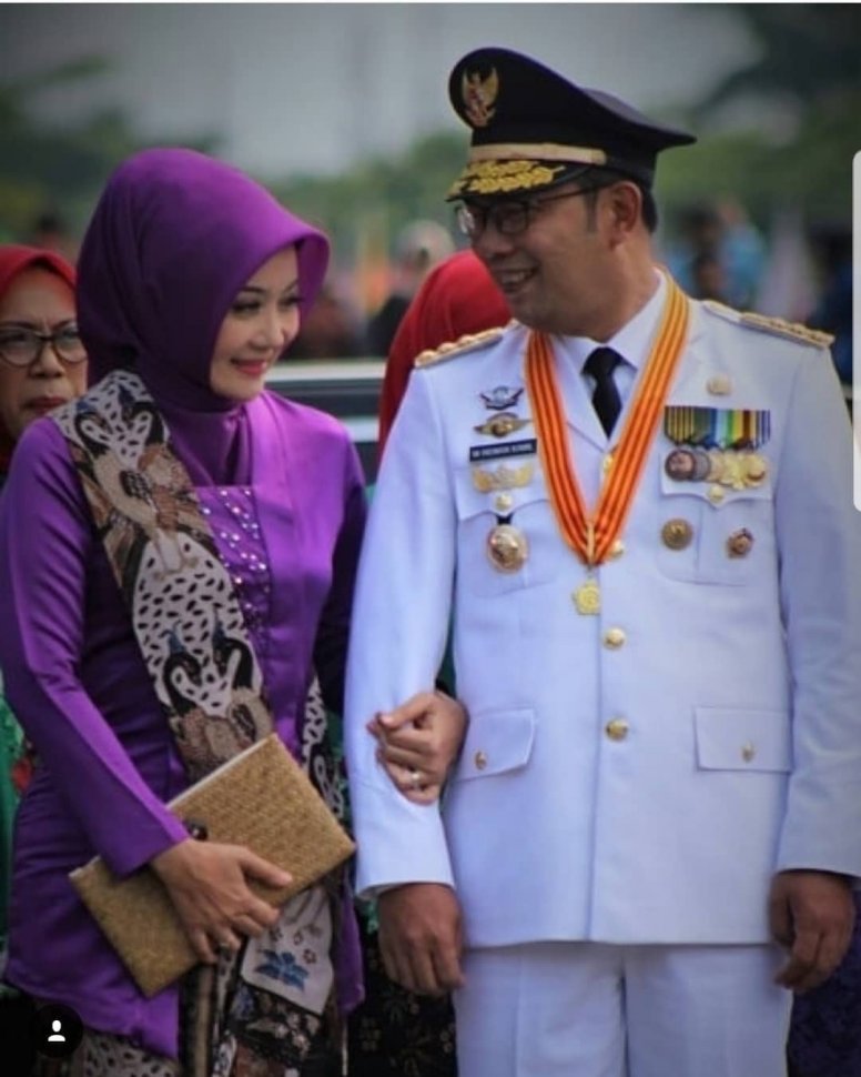 Ridwan Kamil dan istrinya, Atalia Praratya. (Instagram/@ataliapr).