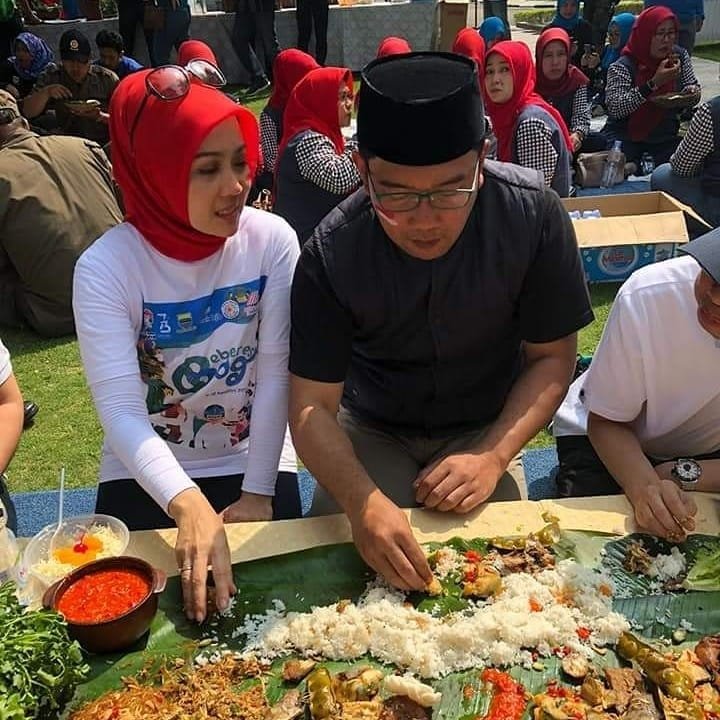 Ridwan Kamil dan istrinya, Atalia Praratya. (Instagram/@ataliapr).