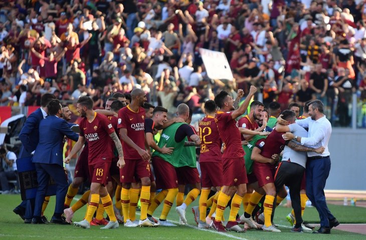 Pemain AS Roma merayakan gol ke gawang Lazio (AFP)