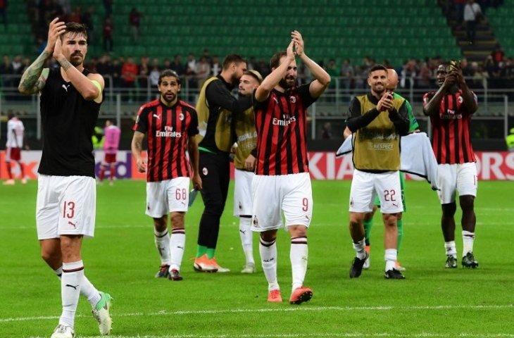 Reaksi para pemain AC Milan usai pertandingan melawan Olympiakos di Liga Europa berakhir (Miguel Medina)