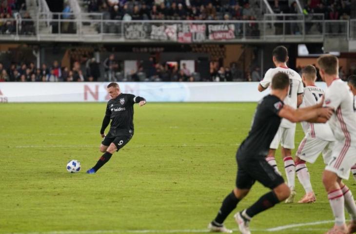 Pemain DC United, Wayne Rooney mencetak gol ke gawang Toronto FC (dok DC United)