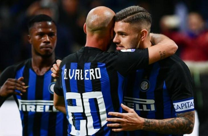 Mauro Icardi setelah mencetak gol ke gawang AC Milan. (Marco Bartorello/AFP).