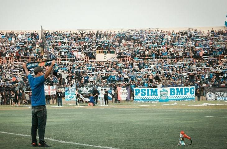 Pendukung PSIM Yogyakarta (@brajamusti_yk/Instagram)