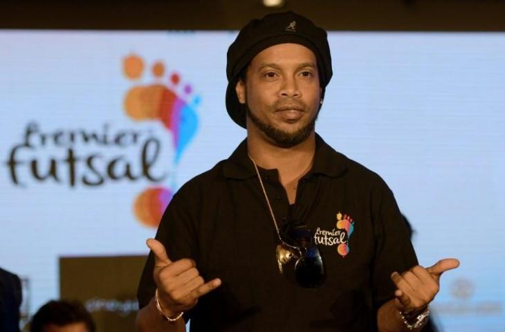 Ronaldinho saat menghadiri konferensi pers pengumuman musim kedua Liga Primer 2017 di Mumbai Pada 14 Juli 2007 (Punit Paranjpe/AFP)