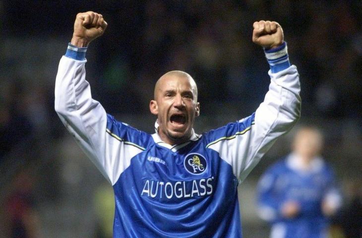 Pemain Chelsea, Gianluca Vialli merayakan kemenangan Chelsea atas Newcastle United di Stadion St. James Park pada lanjutan Liga Primer Inggris (9/1/1999) (EPA PHOTO/PRESS ASSOCIATION/OWEN HUMPHREYS)