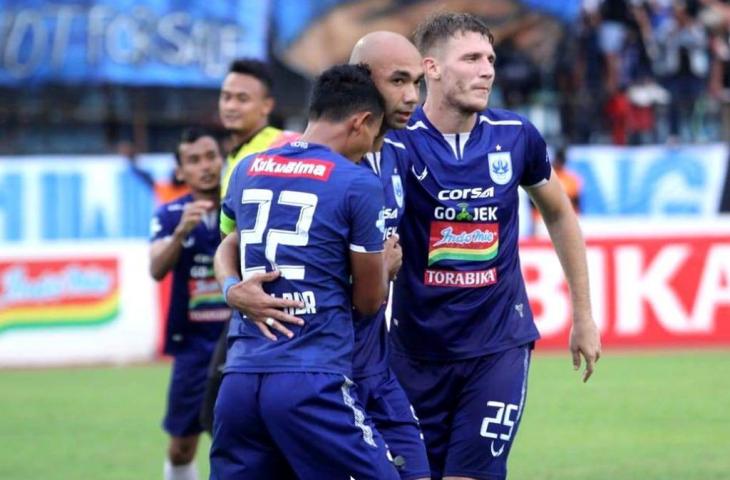 Pemain PSIS Semarang, Bruno Silva merayakan gol ke gawang Persipura Jayapura (dok psis)