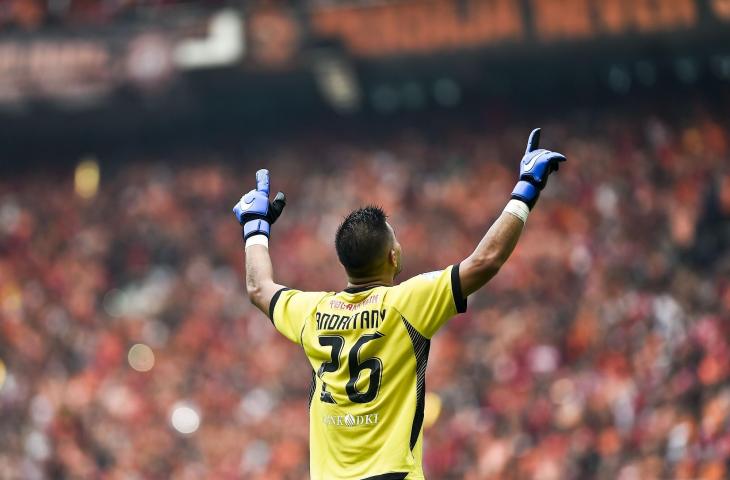 Pemain Persija Jakarta Andritany Ardhiyasa merayakan gol dalam pertandingan liga 1 2018, di Stadion Gelora Bung Karno, Jakarta, Minggu (9/12/2018). (ANTARA FOTO/Galih Pradipta)