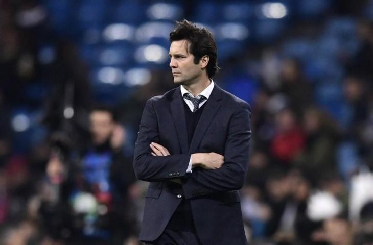 Ekspresi Pelatih Real Madrid, Santiago Solari saat melawan CSKA Moscow di Liga Champions pada 12 Desember 2018 (Javier Soriano/AFP)