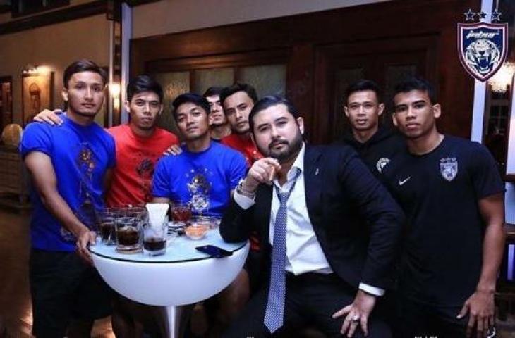 Presiden Johor Darul Takzim (JDT), Tuanku Ismail Ibni Sultan Ibrahim (tengah). (Intagram/@officialjohor).