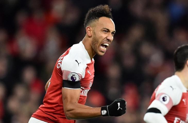 Selebrasi Pierre-Emerick Aubameyang usai mencetak ke gawang Fulham pada menit 83. (GLYN KIRK / AFP)