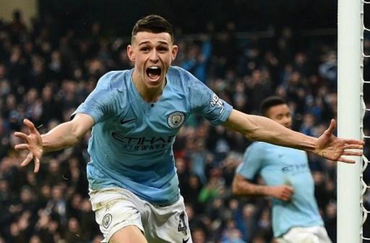 Selebrasi Phil Foden usai cetak satu gol dalam kemenangan 7-0 City atas Rotherham di ajang Piala FA akhir pekan kemarin. (OLI SCARFF / AFP)