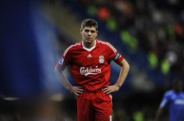 Steven Gerrard  saat masih bela Liverpool pada tahun 2009 (Adrian Dennis/AFP)