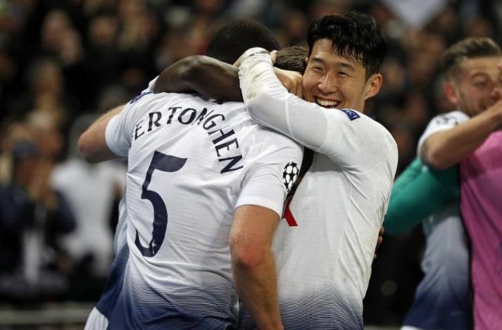 Selebrasi Son Heung-min usai cetak gol ke gawang Dortmund. (Adrien Dennis/AFP).