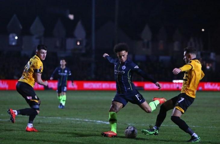 Leroy Sane melepaskan tendangan ke gawang Newport County pada 16 Februari 2019 (Geoff Caddick/AFP)