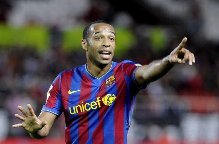 Thierry Henry saat membela Barcelona pada tahun 2010 (Cristina Quicler/AFP)