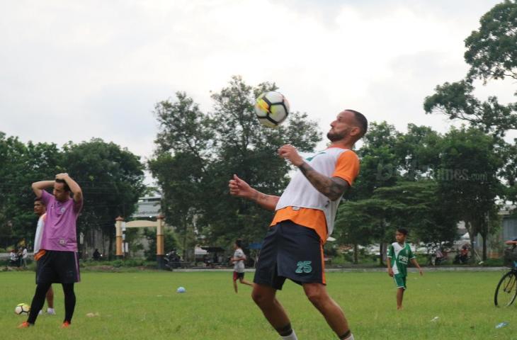 Pemain trial PSS Sleman, Alfonso de la Cruz. (chatwithamelia.xyz/Irwan Febri Rialdi).