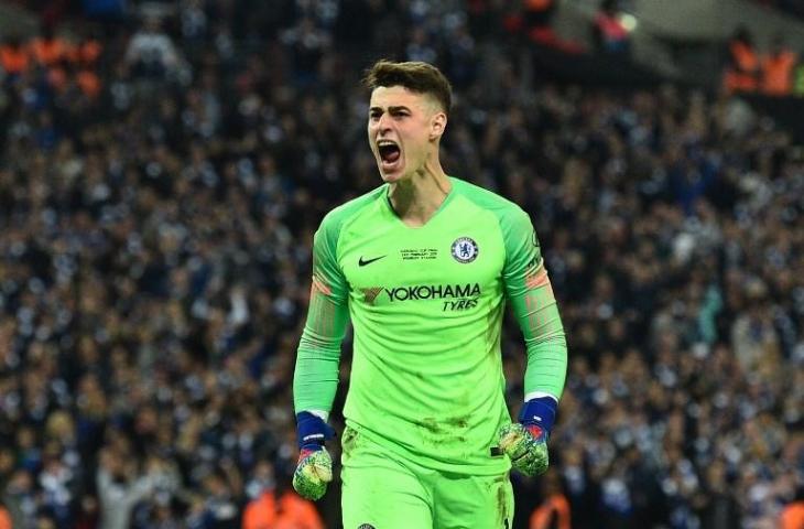 Ekspresi kiper Chelsea, Kepa Arrizabalaga saat berhasil menggagalkan tendangan Leroy Sane pada 24 Februari 2019 (Glyn Kirk/AFP)