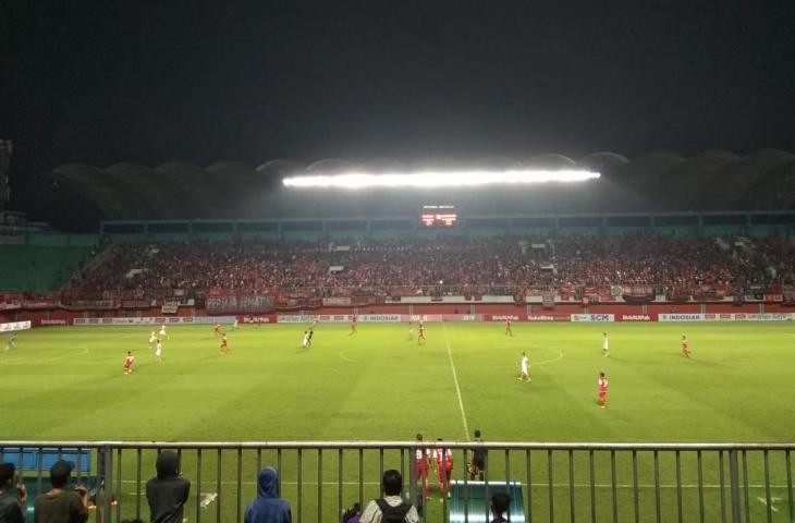 Suasan Stadion Stadion Maguwoharjo, Sleman, saat Persija Jakarta menang telak atas Borneo FC dengan skor 5-0 dalam ajang Piala Presiden 2019. (Bolatimes/Irwan Febri Rialdi)