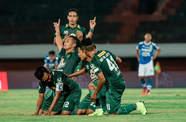 Persebaya Surabaya versus Persib Bandung. (Twitter/@persebayaupdate).