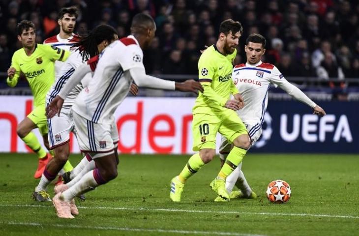 Lionel Messi saat menghadapi Lyon di leg pertama babak 16 besar Liga Champions pada 19 Februari 2019 (Jeff Pachoud/AFP)