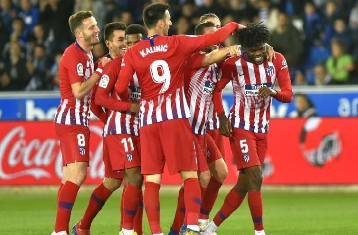 Ekspresi para pemain Atletico Madrid usai kalahkan Alaves 4-0 di lanjutan La Liga pekan ke-29. [ANDER GILLENEA / AFP]