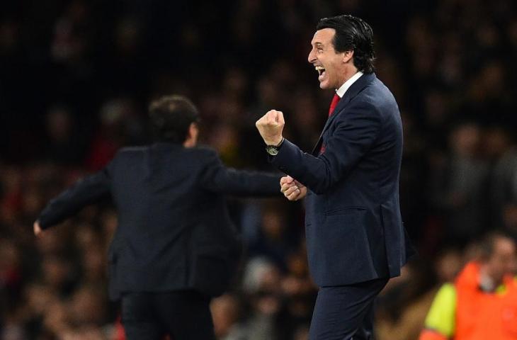 Pelatih Arsenal, Unai Emery meluapkan kebahagiaannya setelah Arsenal membobol gawang Valencia di Stadion Emirates pada leg pertama semifinal Liga Eropa, Jumat (3/5/2019) dini hari