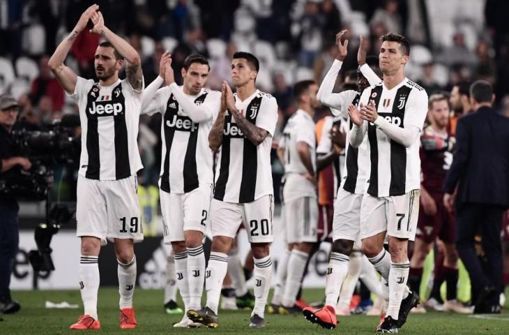 Pemian Juventus merayakan kemenangan. (MARCO BERTORELLO / AFP)