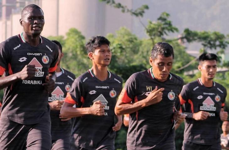 Punggawa Semen Padang, menjalani sesi latihan di Lapangan Mess Indarung, Padang, Sumatera Barat (instagram/semenpadangfcid)