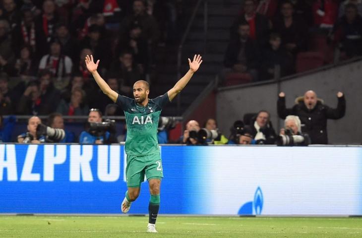 Penyerang sayap Tottenham Hotspur, Lucas Moura melakukan selebrasi setelah mencetak gol ke gawang Ajax Amsterdam. (JOHN THYS / AFP)