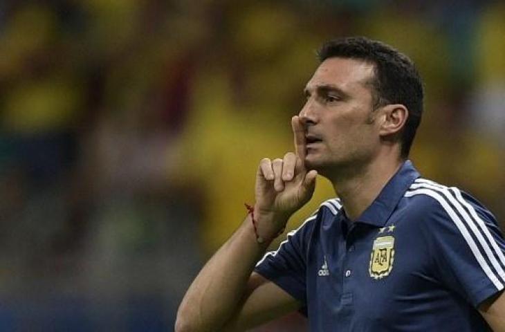 Lionel Scaloni saat memimpin skuat Argentina menghadapi Kolombia pada pertandingan pertama Grup B Copa America 2019. (JUAN MABROMATA / AFP)