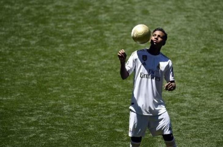 Rodrygo Goes resmi diperkenalkan sebagai pemain baru Real Madrid. (OSCAR DEL POZO / AFP)