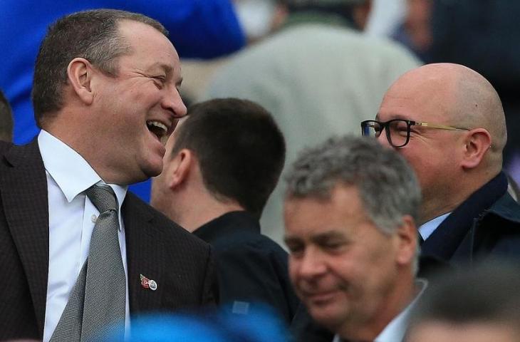 Pemilik Newcastle United, Mike Ashley. (LINDSEY PARNABY / AFP)