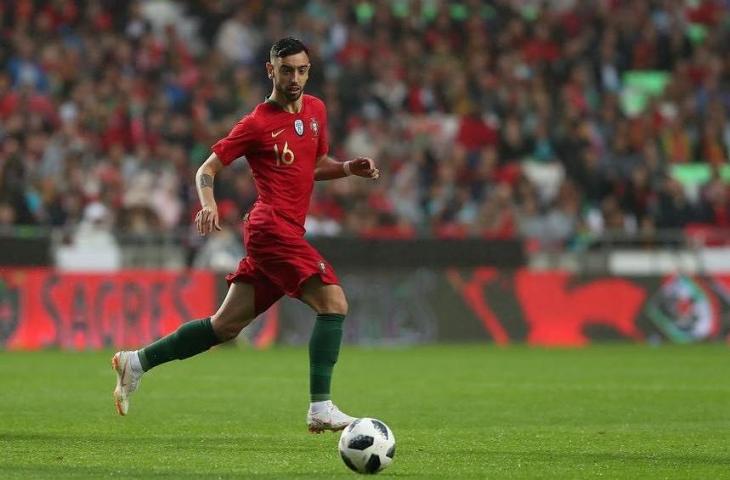 Pemain Sporting Lisbon, Bruno Fernandes saat bermain untuk Timnas Portugal pada UEFA Nations League 2018/2019 beberapa waktu lalu. (Instagram/@brunofernandes.10)