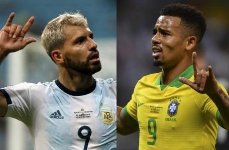 Gabriel Jesus berselebrasi ala Sergio Aguero saat menjebol gawang Argentina. (AFP/Pedro Ugerte)