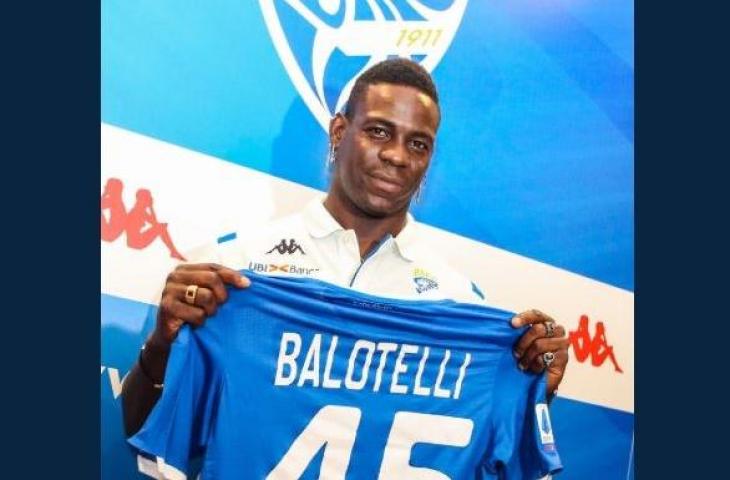 Mario Balotelli resmi berseragam Brescia. (Twitter/@BresciaOfficial)