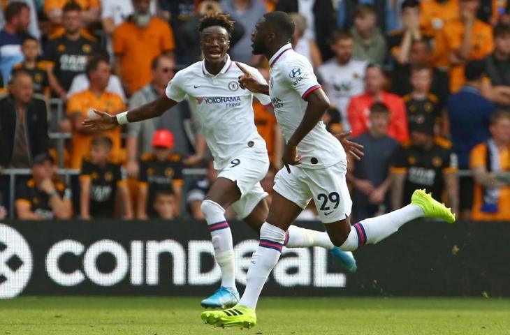 Bek Chelsea, Fikayo Tomori (kanan). (Geoff Caddick/AFP).