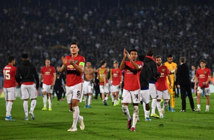 Para penggawa Manchester United merayakan kemenangan usai mengalahkan Partizan Belgrade di ajang Liga Europa, Jumat (25/10/2019) dini hari tadi. [ANDREJ ISAKOVIC / AFP]