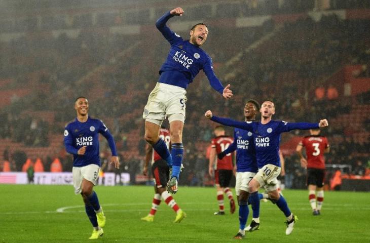 Selebrasi Jamie Vardy usai menjebol gawang Southampton. (Glyn Kirk/AFP).